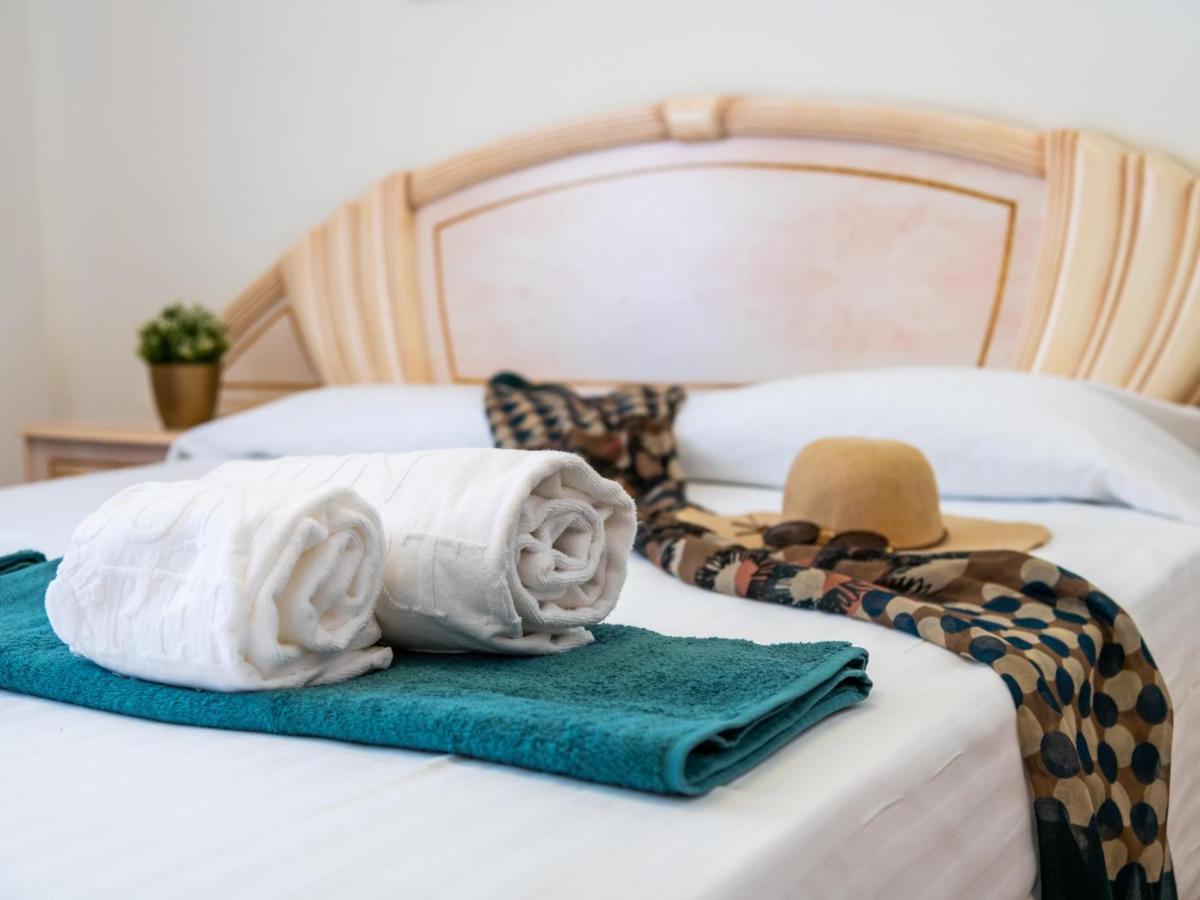 1 1 Beautiful Seafront With Balcony And Wifi Appartement Los Cristianos  Buitenkant foto