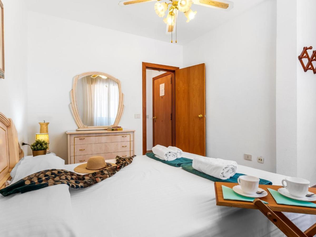 1 1 Beautiful Seafront With Balcony And Wifi Appartement Los Cristianos  Buitenkant foto